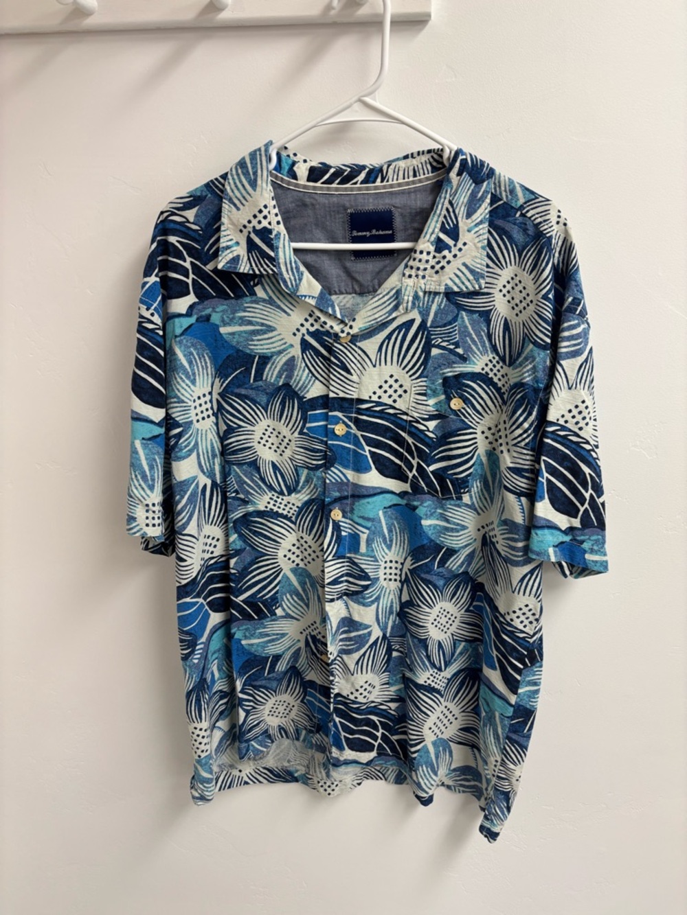 TOMMY BAHAMA HAWAIIAN 100% SILK BUTTON SHIRT SIZE 3XL BLUE FLOWERS